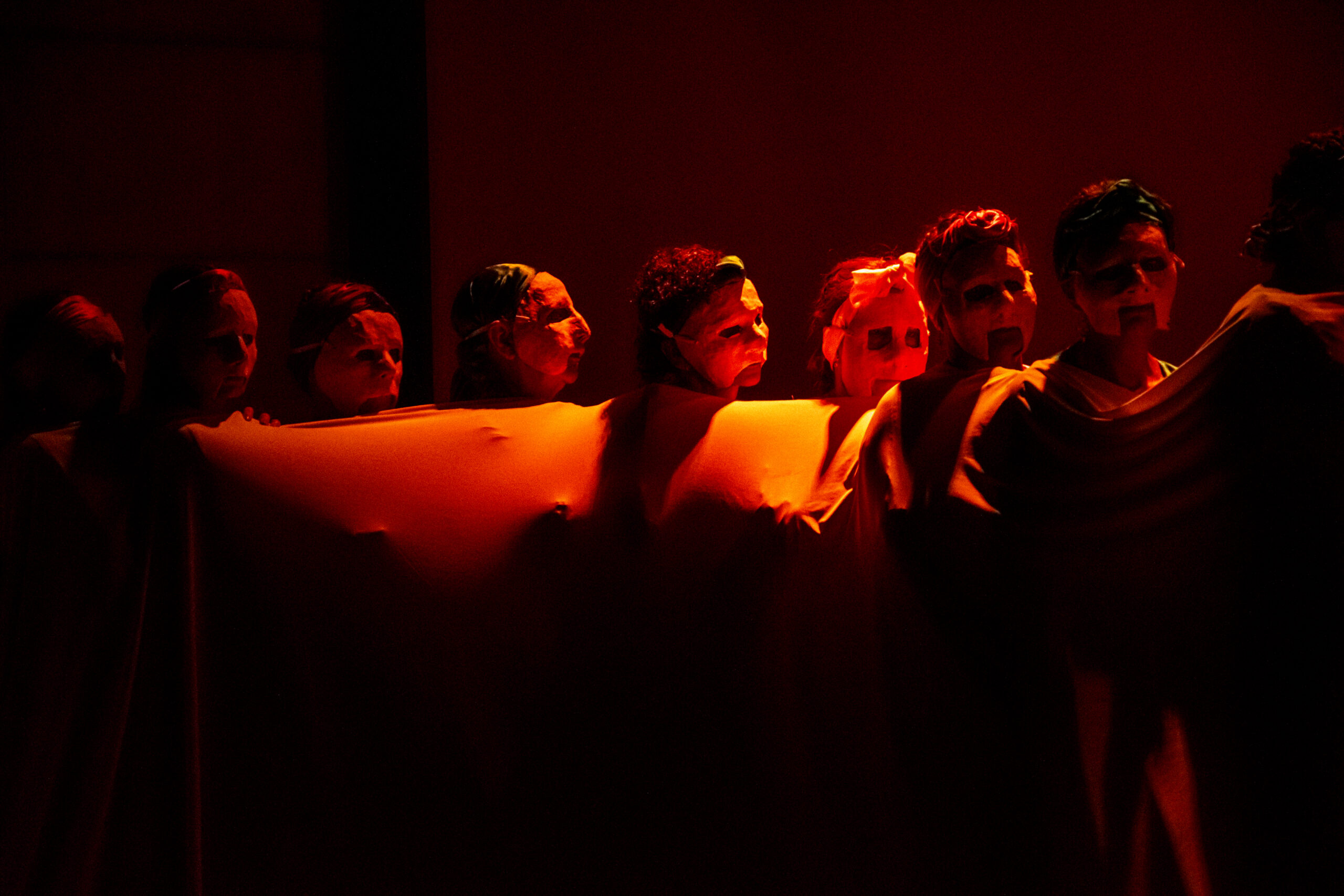 DEL GESTO A LA REPARACIÓN, LA MÁSCARA TEATRAL EN LOS PROCESOS DE TRANSFORMACIÓN. DEL GESTO A LA REPARACIÓN, LA MÁSCARA TEATRAL EN LOS PROCESOS DE TRANSFORMACIÓN.