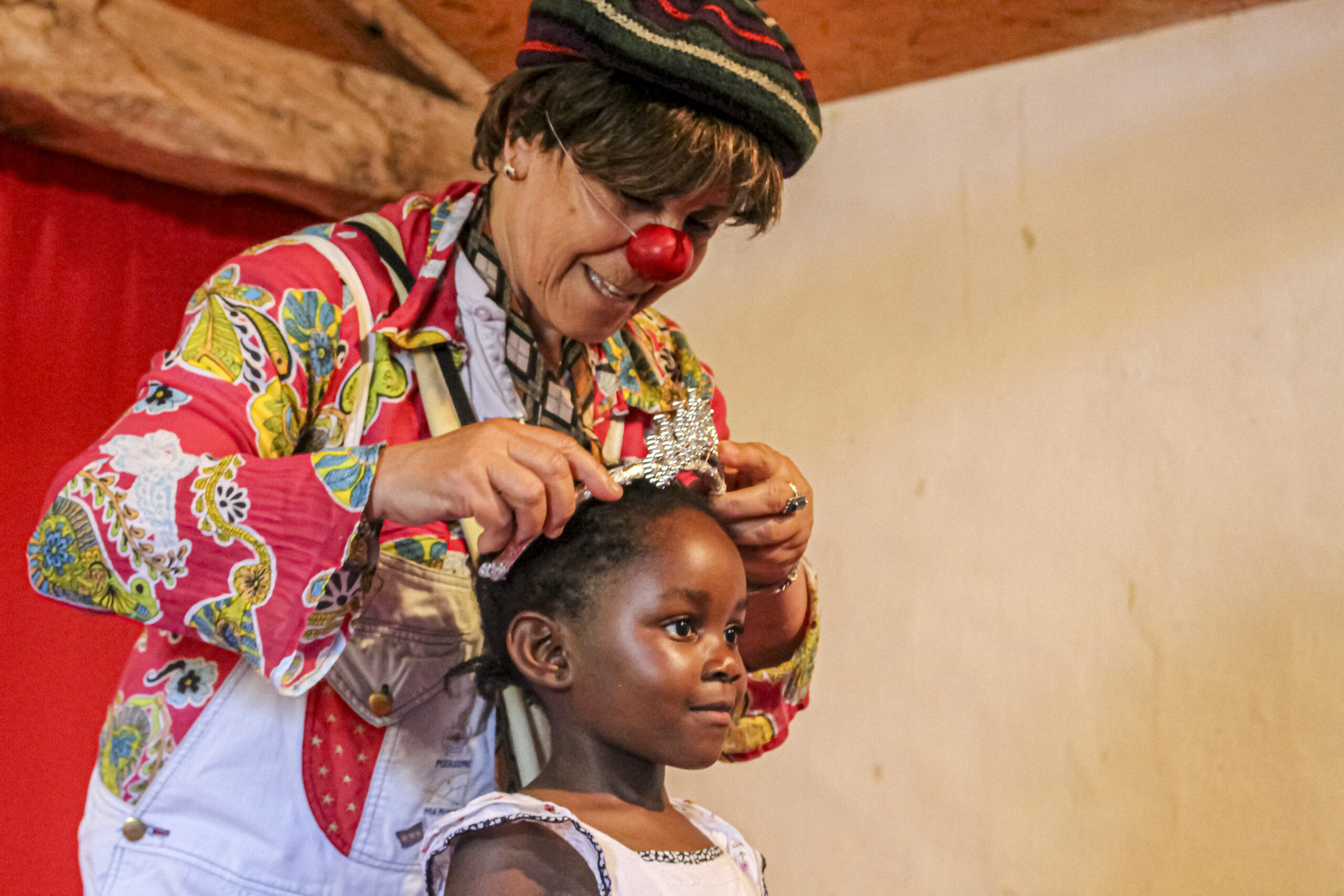 JUEGOS EXPRESIVOS, EMOCIONES Y ESTACIONES EN LA MIGRACIÓN JUEGOS EXPRESIVOS, EMOCIONES Y ESTACIONES EN LA MIGRACIÓN